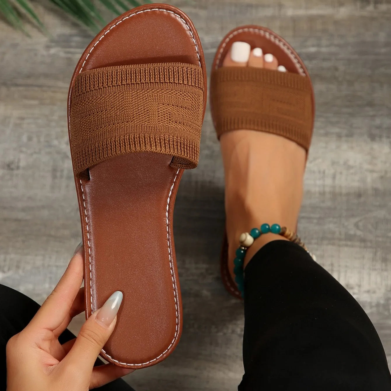 Women Slippers 2024 Summer Luxury Fashion Flat Sandals Brown Designer Open Toe Non-Slip Outdoor Beach Slippers Slides Women