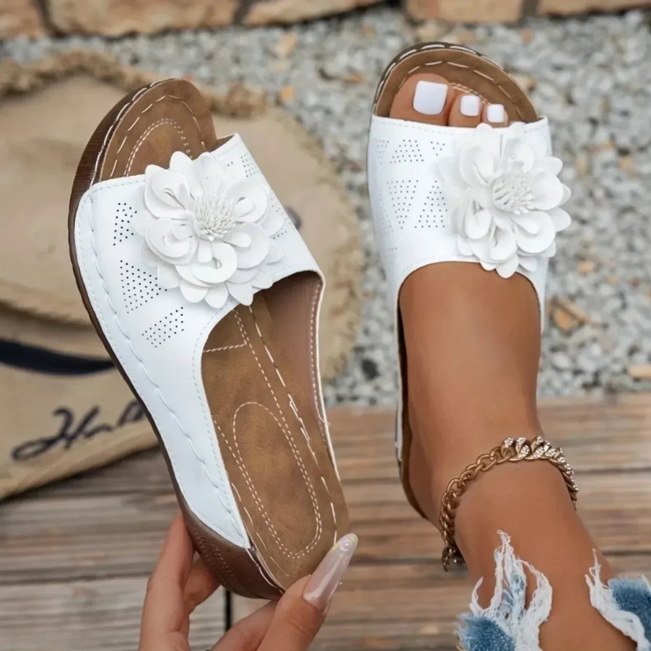 2026 New Women Slippers Elegant Platform Slippers Fashion Slides Women Casual Wedges Shoes Women Summer Soft Heels Sandals