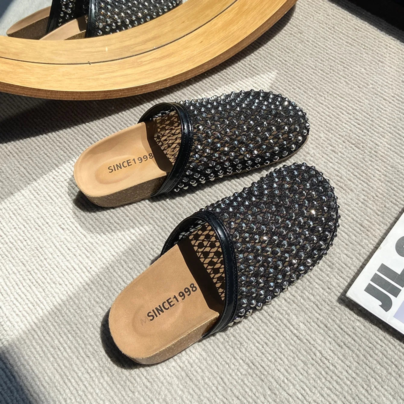 Women Slippers Summer 2025 New Luxury Brand Slippers Lightweight Round Head Shoes Water Diamond Large Flat Sandals Slides Women
