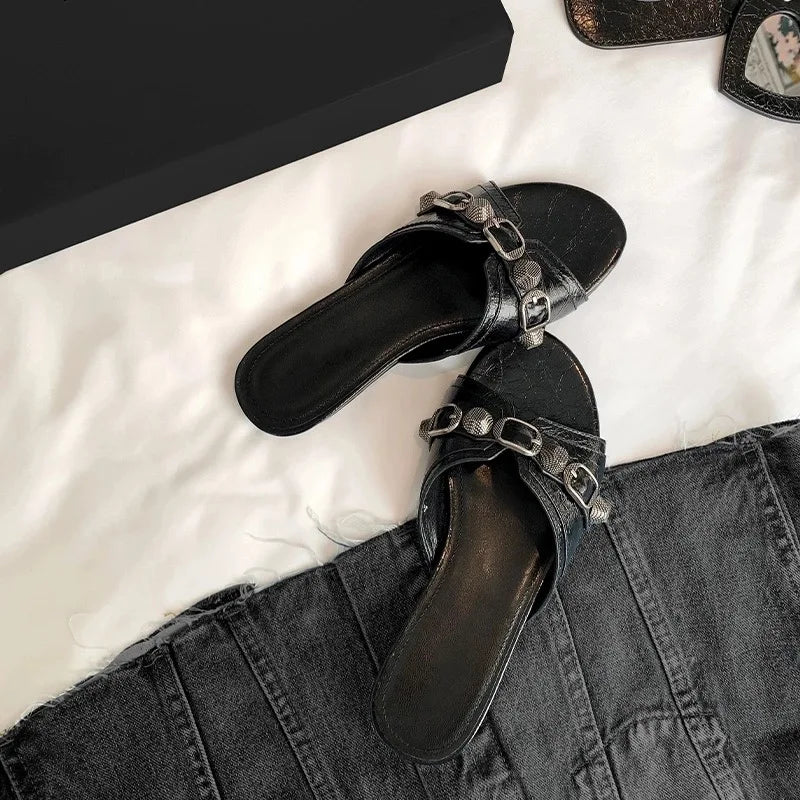 New High-heeled Slippers for Women 2024 One-word Stylish Commuter Studded Slippers for Women with Black Heels  Sandales