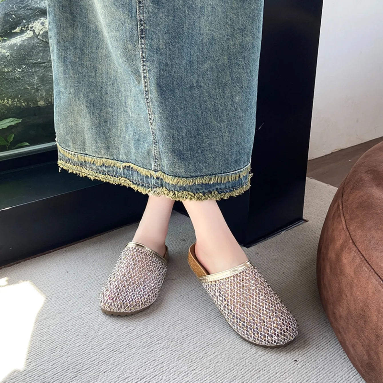 Women Slippers Summer 2025 New Luxury Brand Slippers Lightweight Round Head Shoes Water Diamond Large Flat Sandals Slides Women
