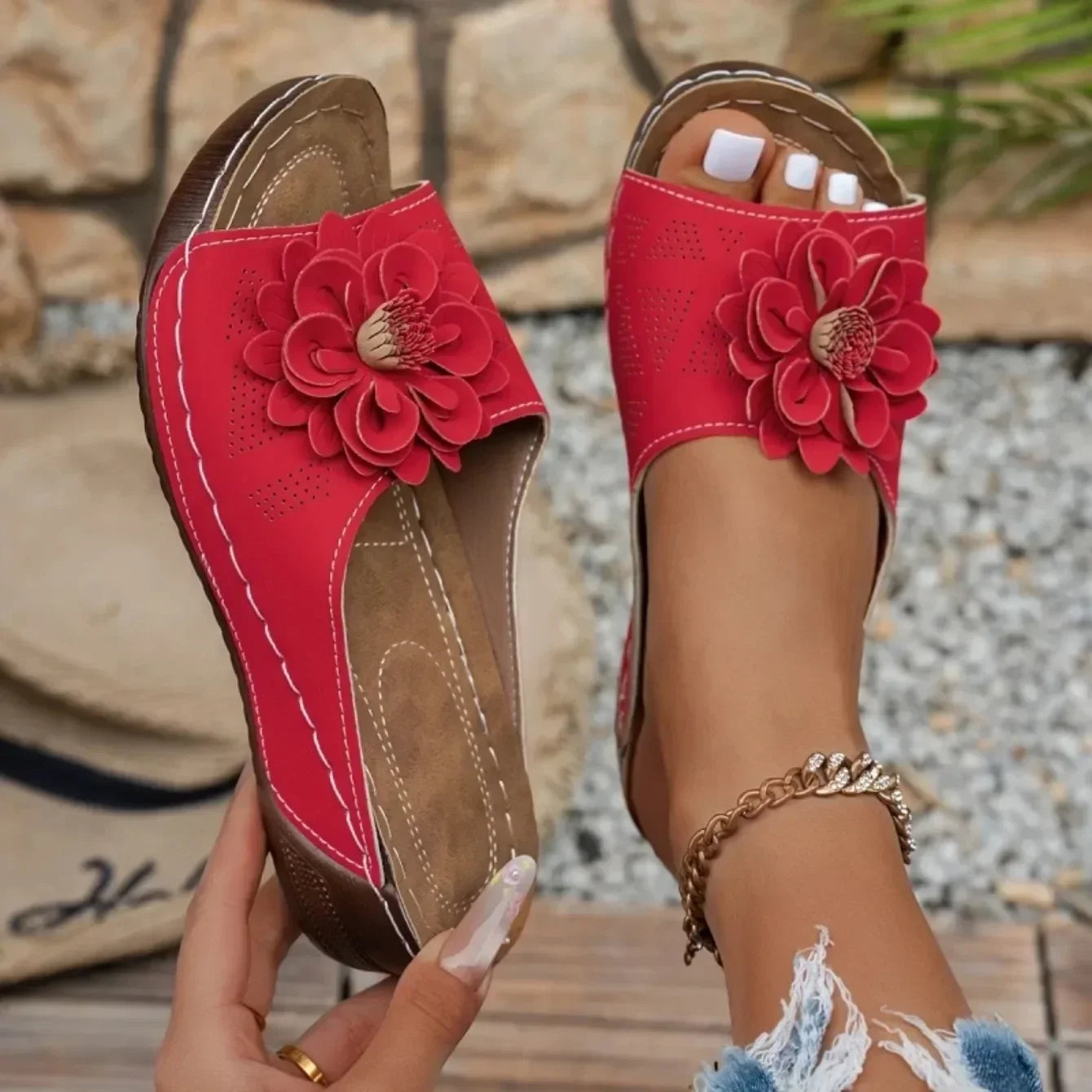2026 New Women Slippers Elegant Platform Slippers Fashion Slides Women Casual Wedges Shoes Women Summer Soft Heels Sandals