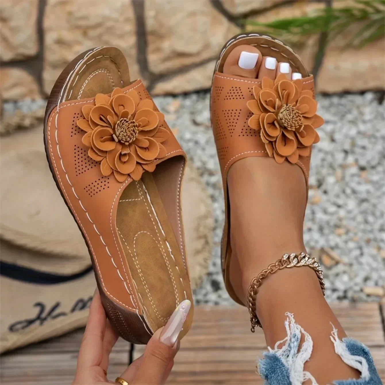 2026 New Women Slippers Elegant Platform Slippers Fashion Slides Women Casual Wedges Shoes Women Summer Soft Heels Sandals