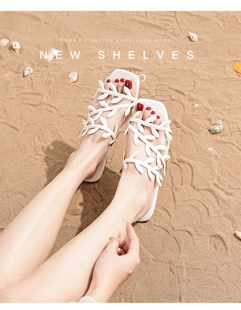 Women's Slippers Fashion Maple Leaf Decoration Design Slippers 2026 Summer Beach Slippers for Women Outdoor Non Slip Flat Slides