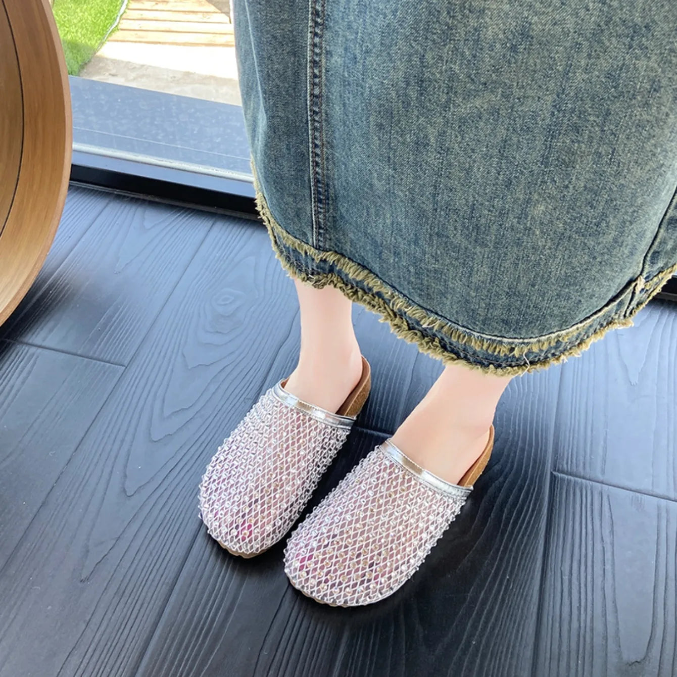 Women Slippers Summer 2025 New Luxury Brand Slippers Lightweight Round Head Shoes Water Diamond Large Flat Sandals Slides Women