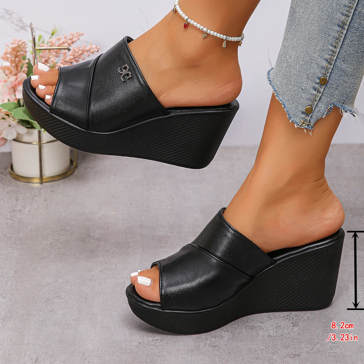 *Fashionable/Hot Selling Sexy/Elegant Fashion Show Slope Heel Slippers Summer New Round Head Comfortable Casual Slippers Women