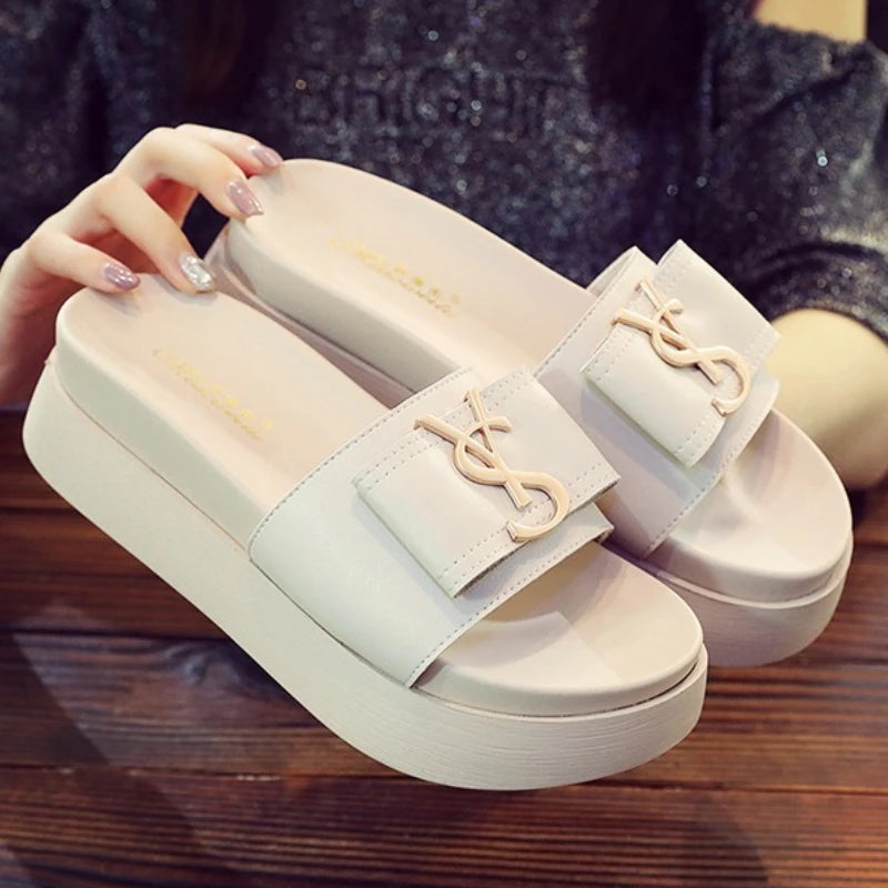 2025 Best-selling NEW Slippers Summer Shoes Women Platform Design Slides Fashion Letters Ladies Shoes Casual Slippers Salsnda