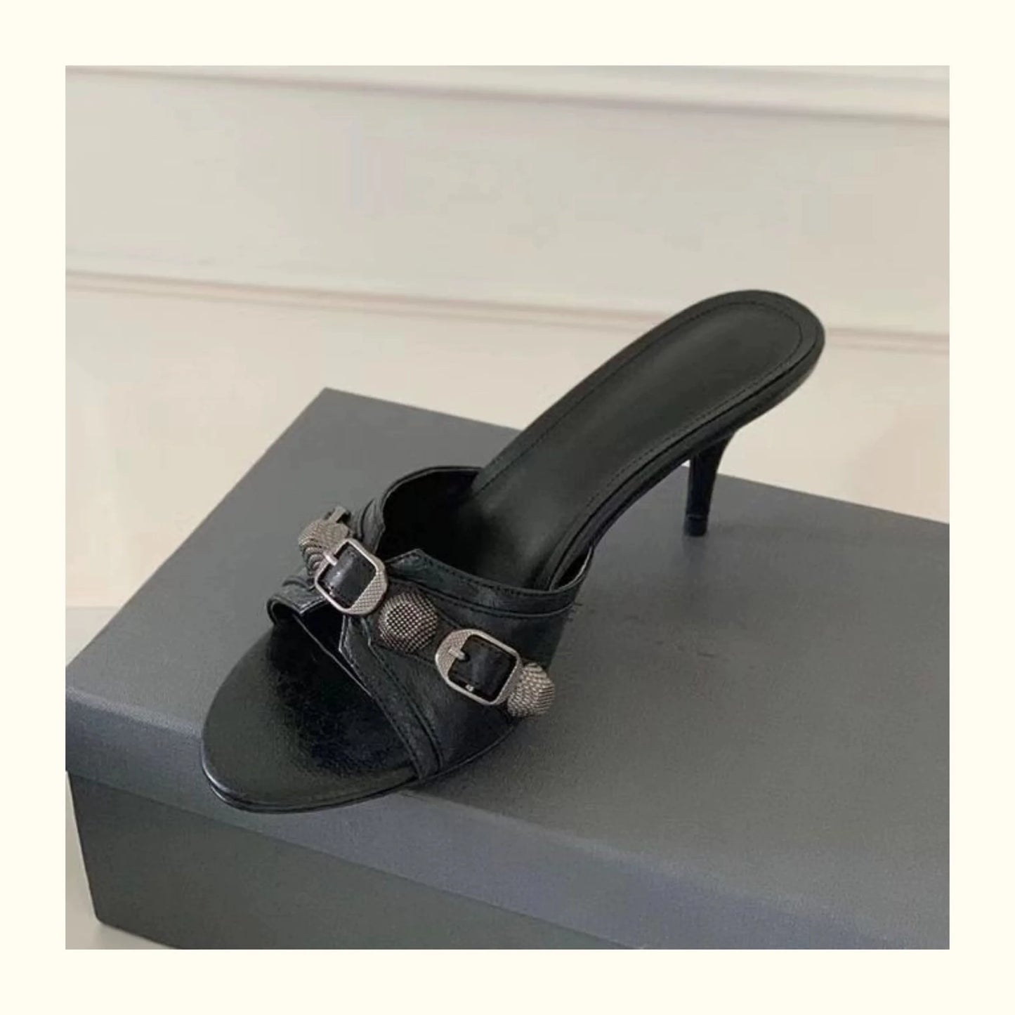 New High-heeled Slippers for Women 2024 One-word Stylish Commuter Studded Slippers for Women with Black Heels  Sandales
