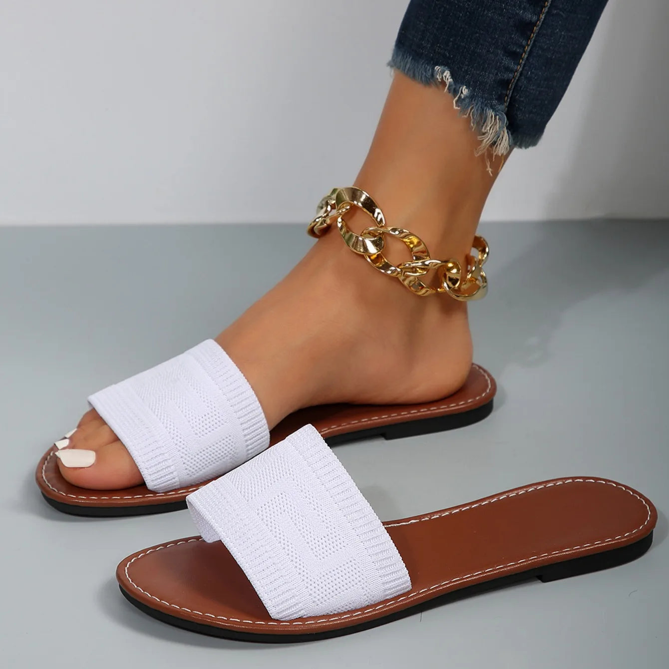 Women Slippers 2024 Summer Luxury Fashion Flat Sandals Brown Designer Open Toe Non-Slip Outdoor Beach Slippers Slides Women