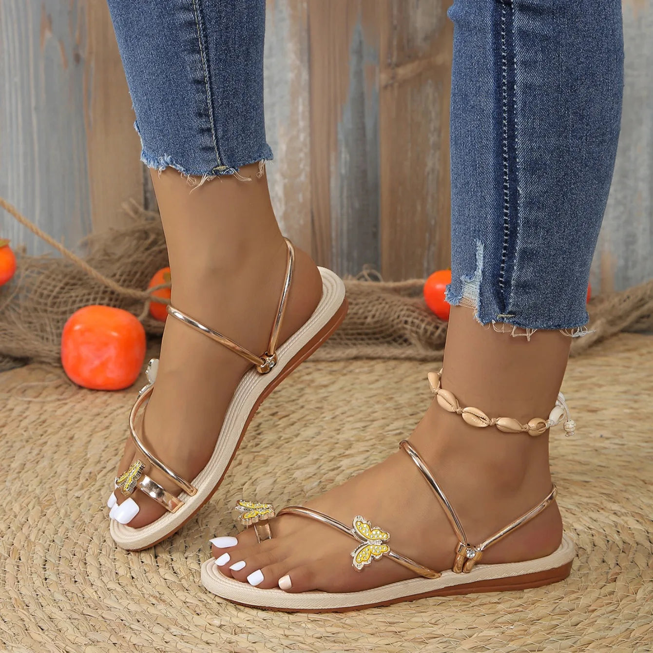 Women Slippers 2024 New Summer Fashion Shoes for Women Beach Flat Slippers Luxury Designer Sandals Slides Women Zapatos De Mujer